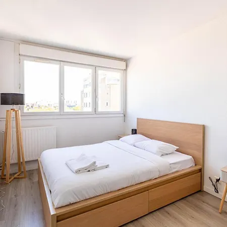 Guestready - Sunny Escape Near The Lights *