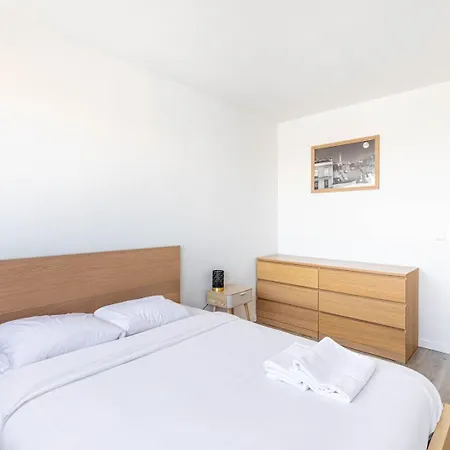 Guestready - Sunny Escape Near The Lights Apartment
